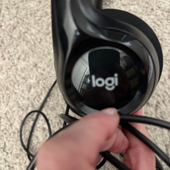 Logitech H390 USB Wired Headset - Picture 2 of 3